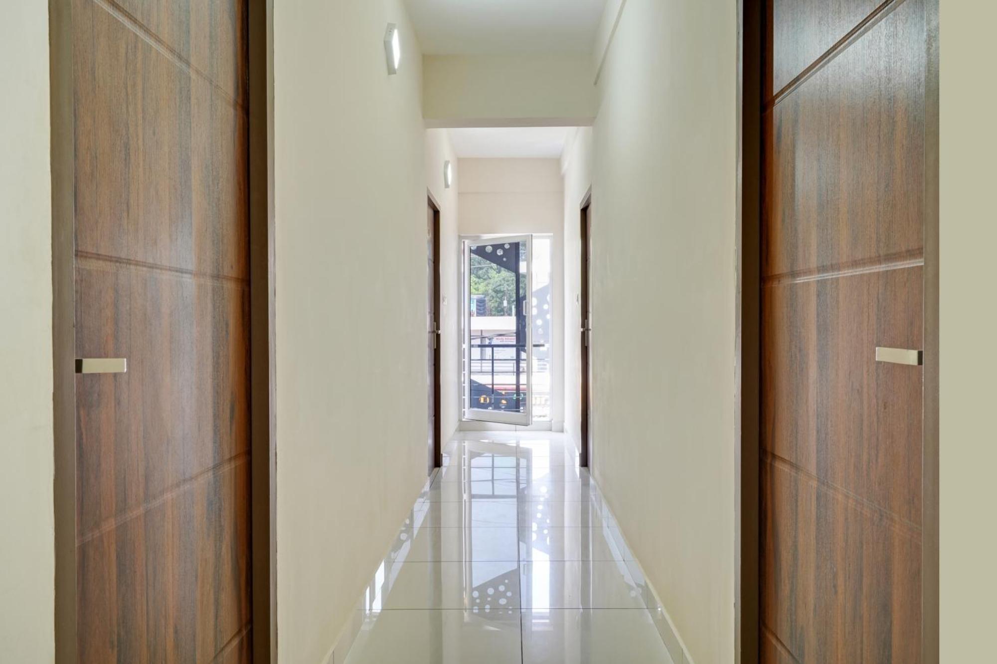 Gypsy Hotel Cusat Kochi Exterior photo