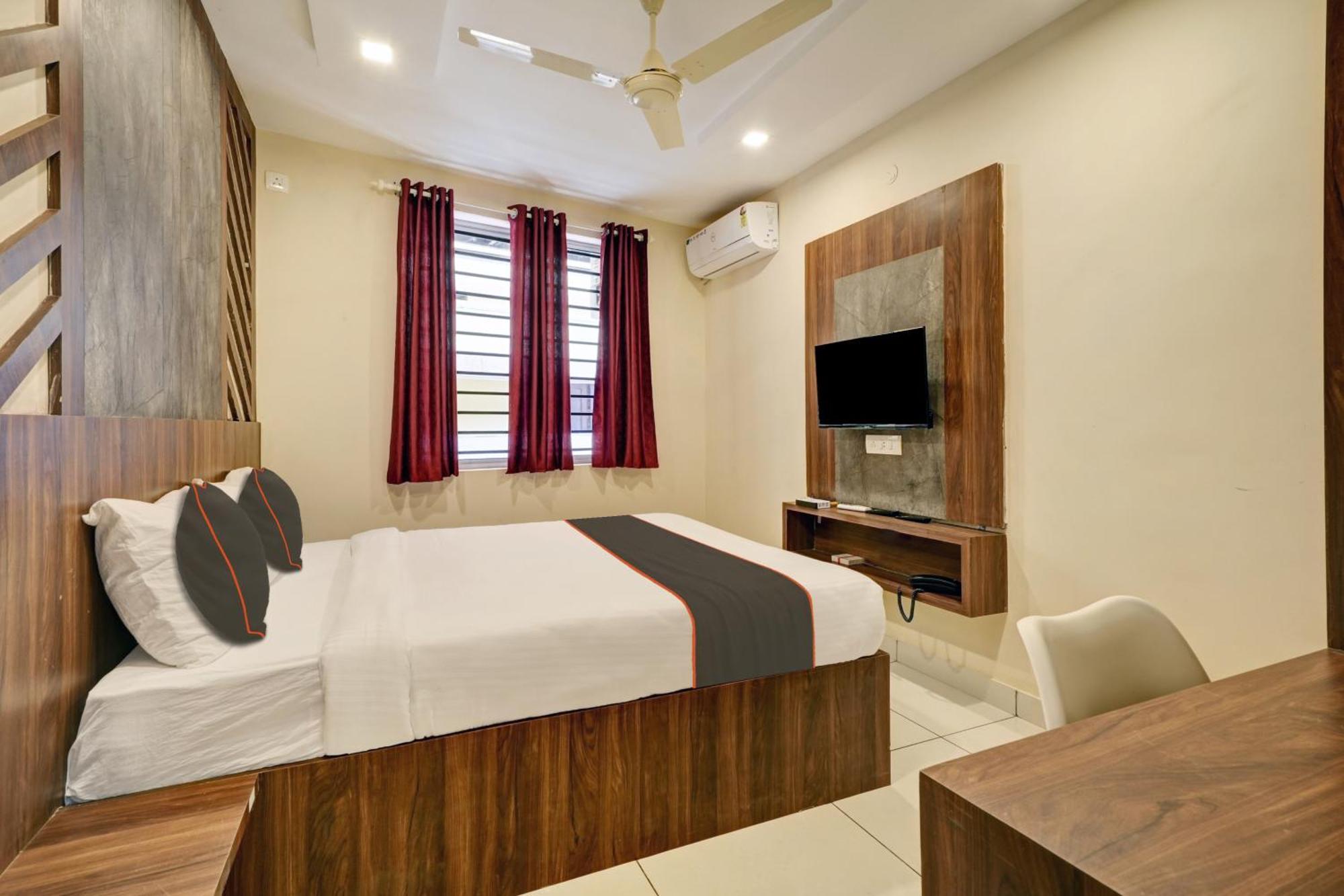 Gypsy Hotel Cusat Kochi Exterior photo